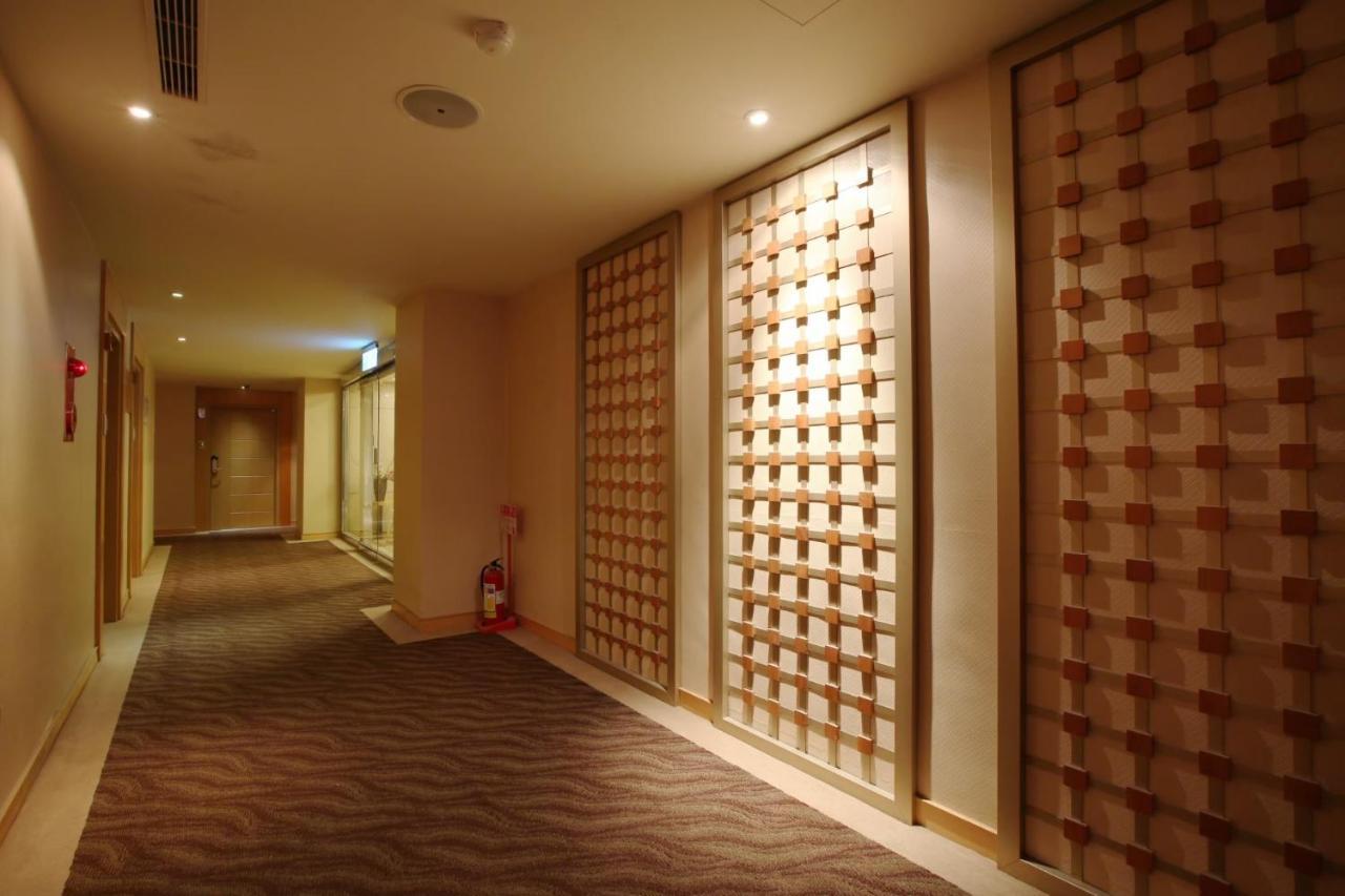 Jin Hua Hotel Луодонг Екстериор снимка