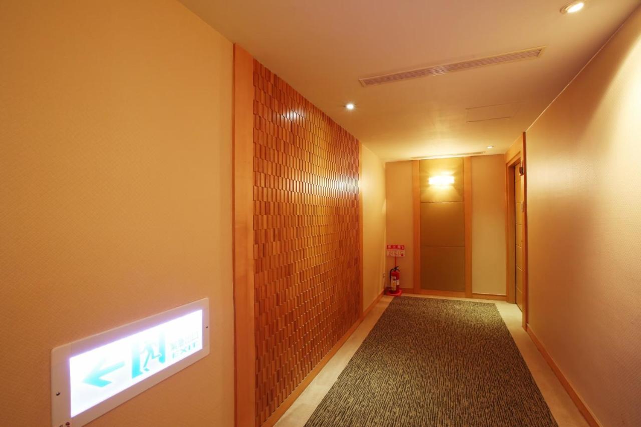 Jin Hua Hotel Луодонг Екстериор снимка
