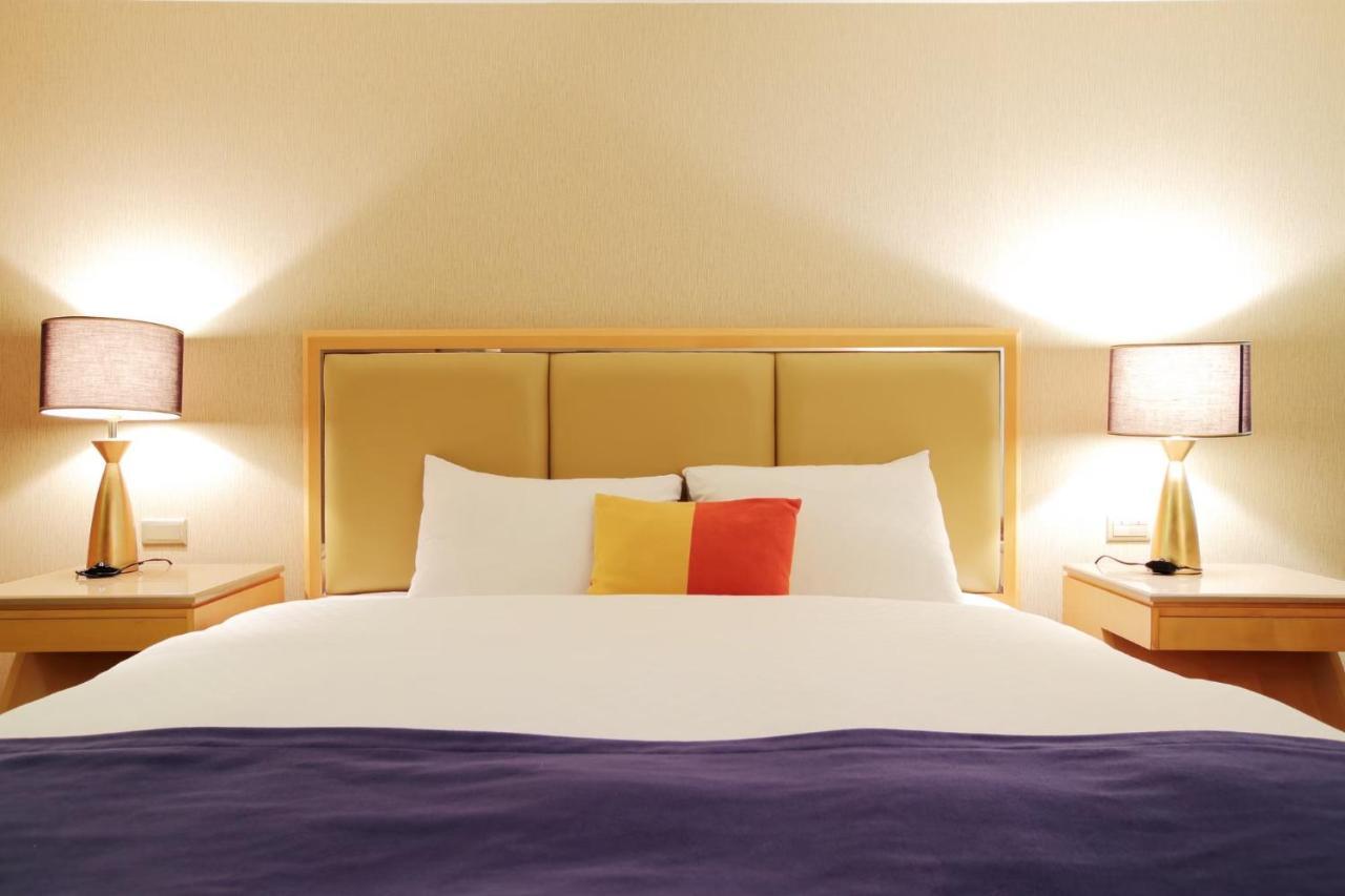 Jin Hua Hotel Луодонг Екстериор снимка