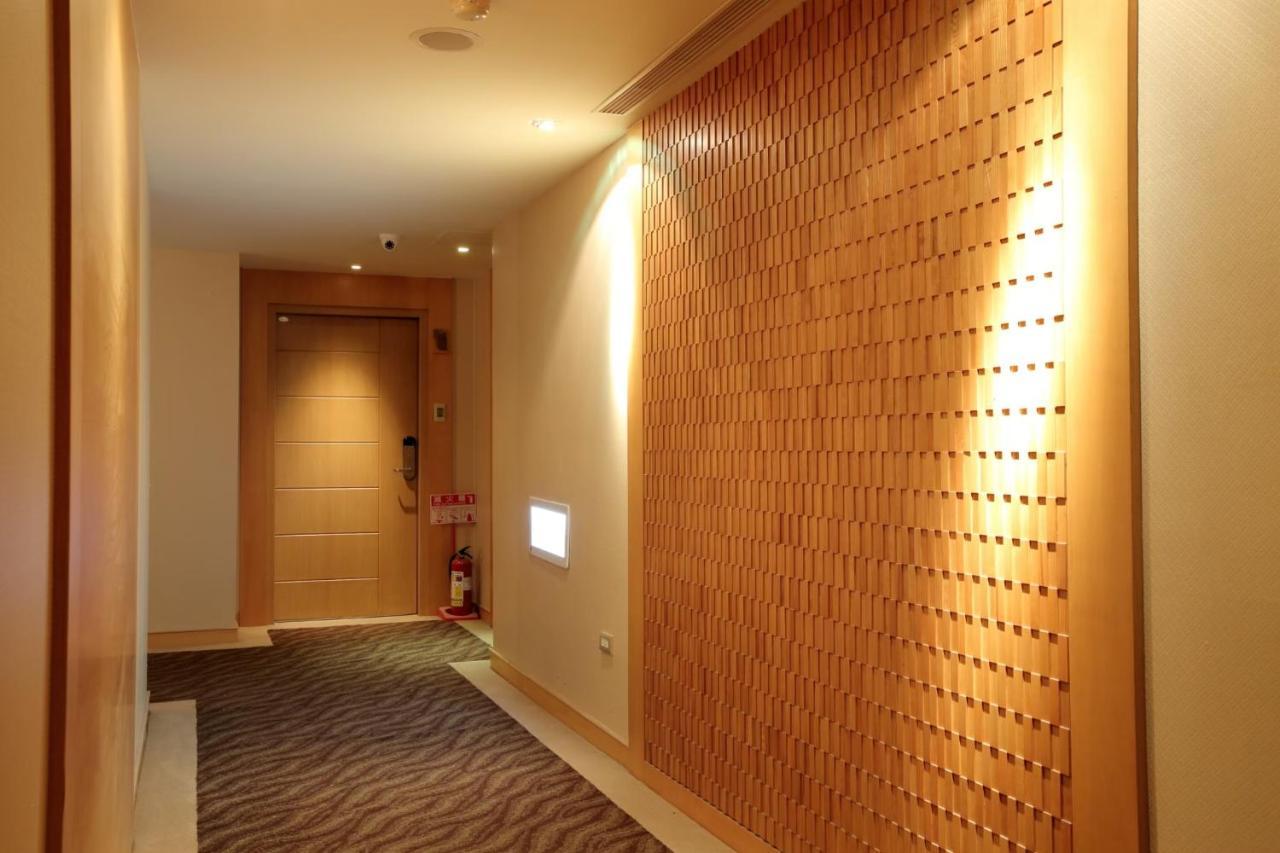 Jin Hua Hotel Луодонг Екстериор снимка