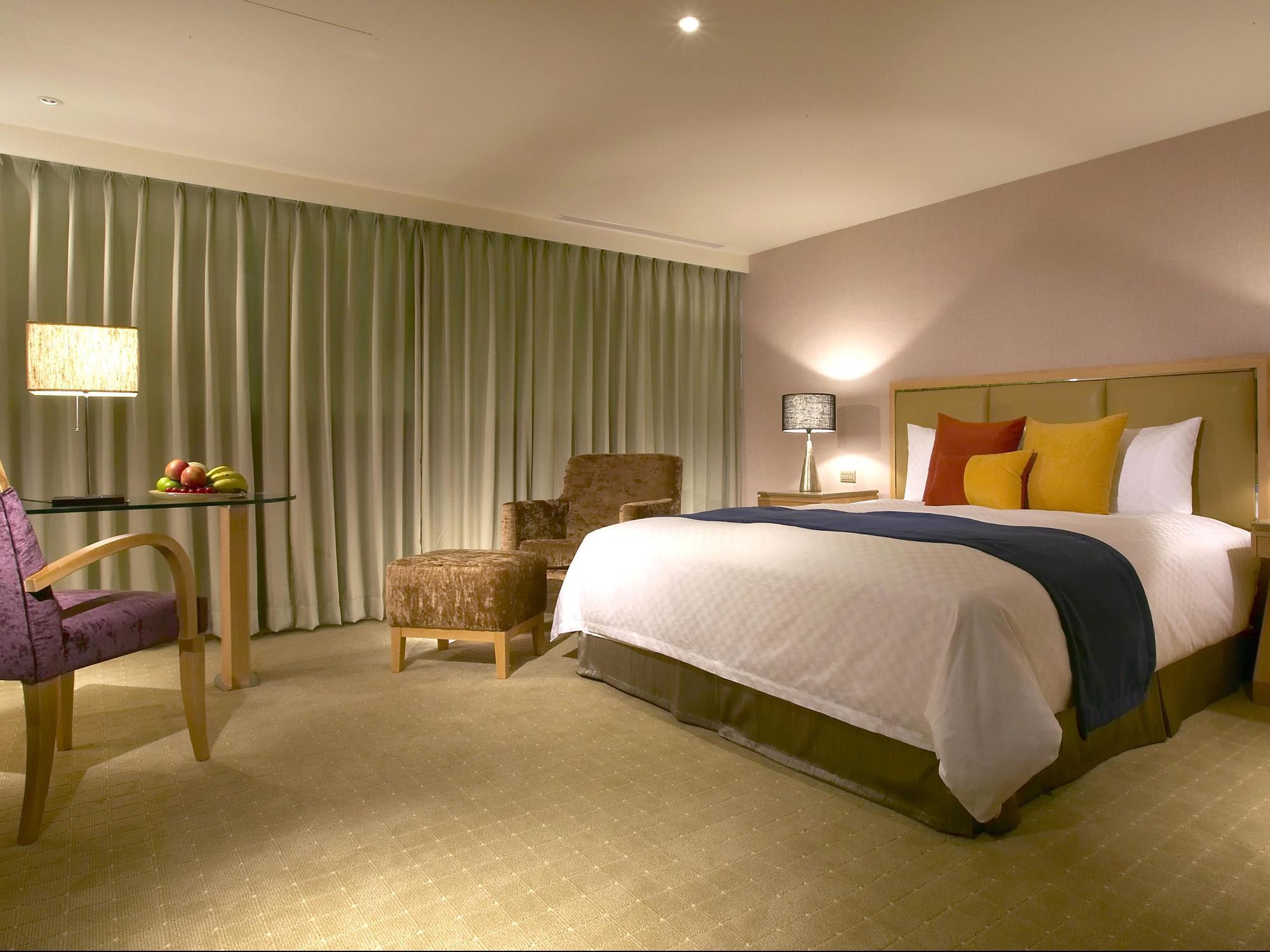 Jin Hua Hotel Луодонг Екстериор снимка