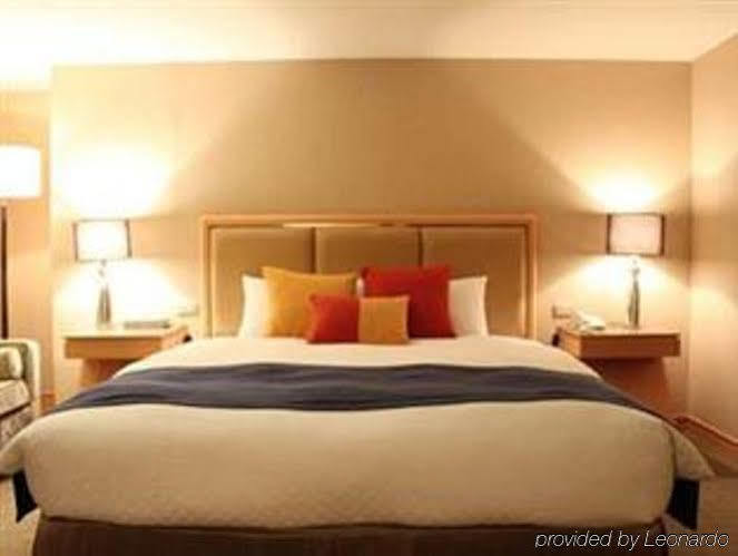 Jin Hua Hotel Луодонг Екстериор снимка
