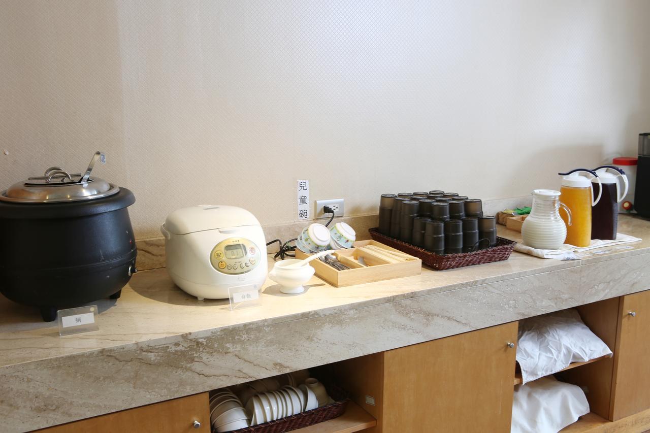 Jin Hua Hotel Луодонг Екстериор снимка
