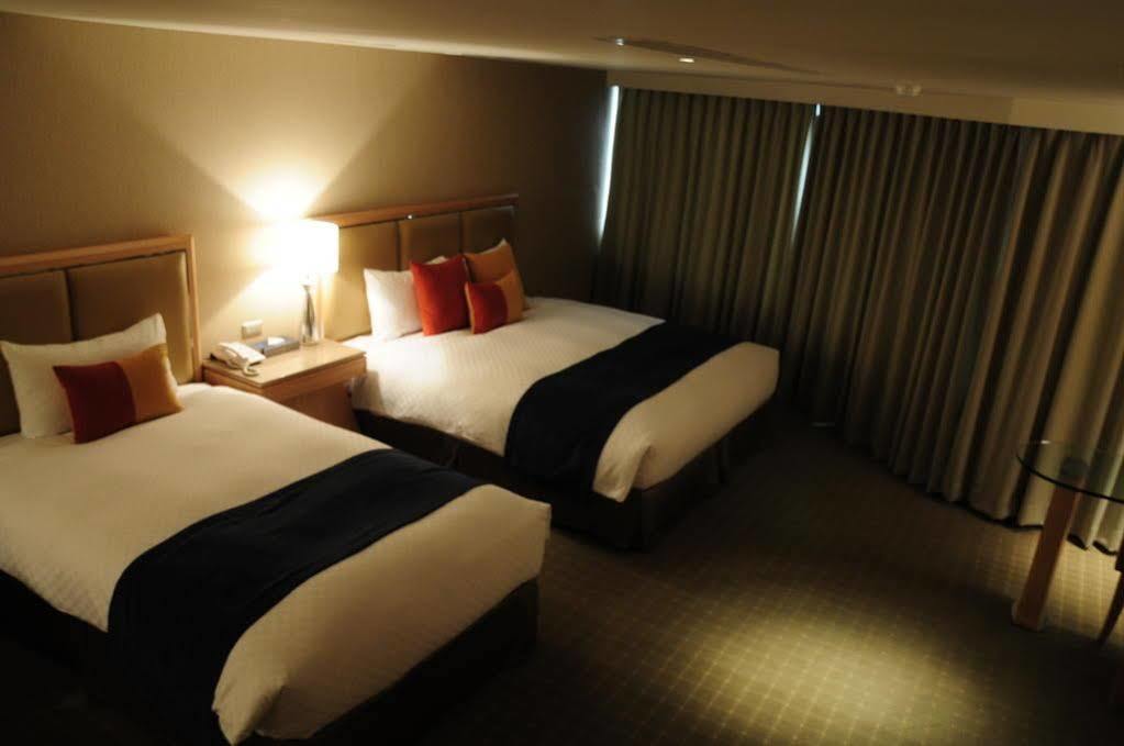 Jin Hua Hotel Луодонг Екстериор снимка