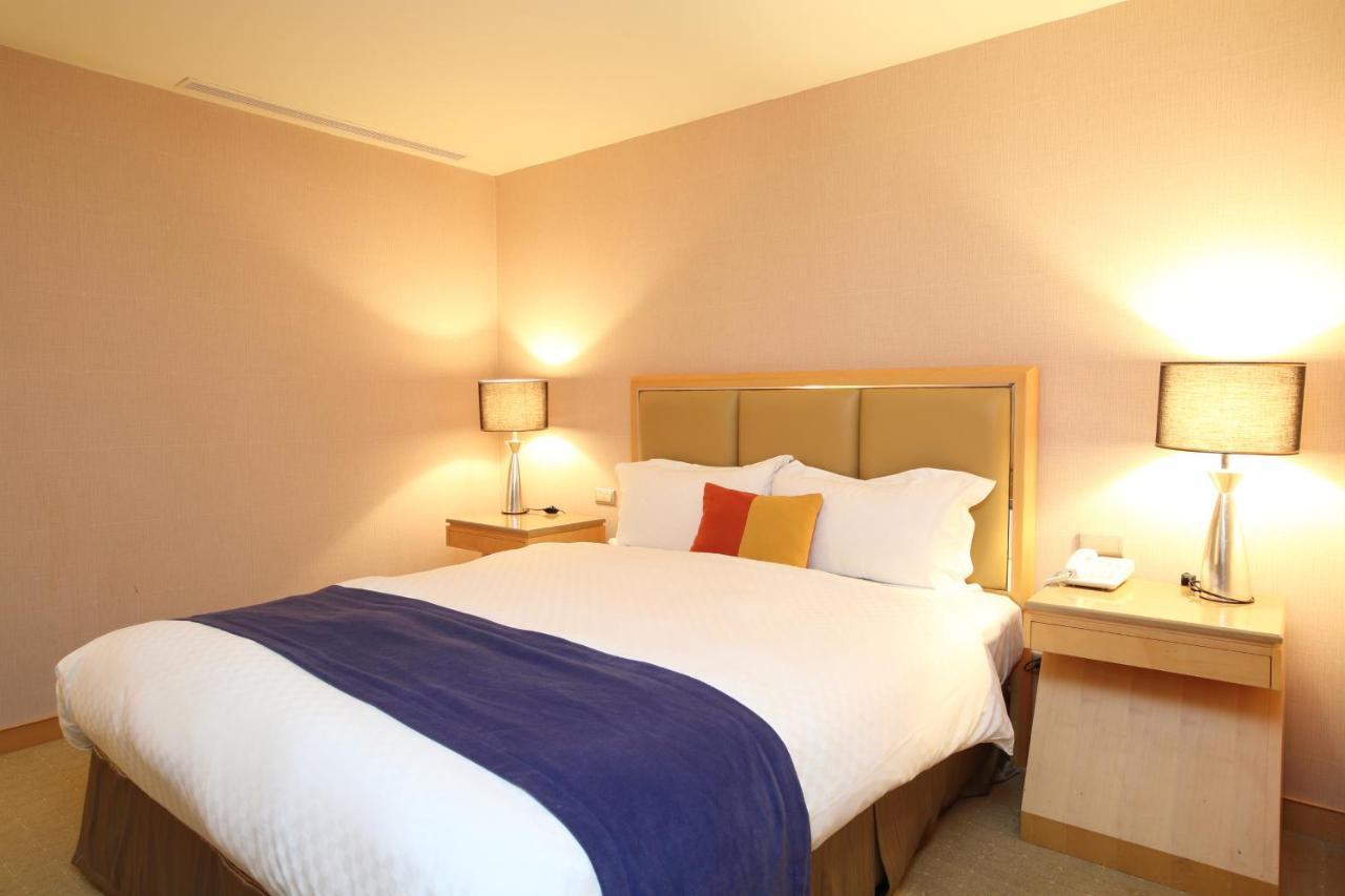 Jin Hua Hotel Луодонг Екстериор снимка