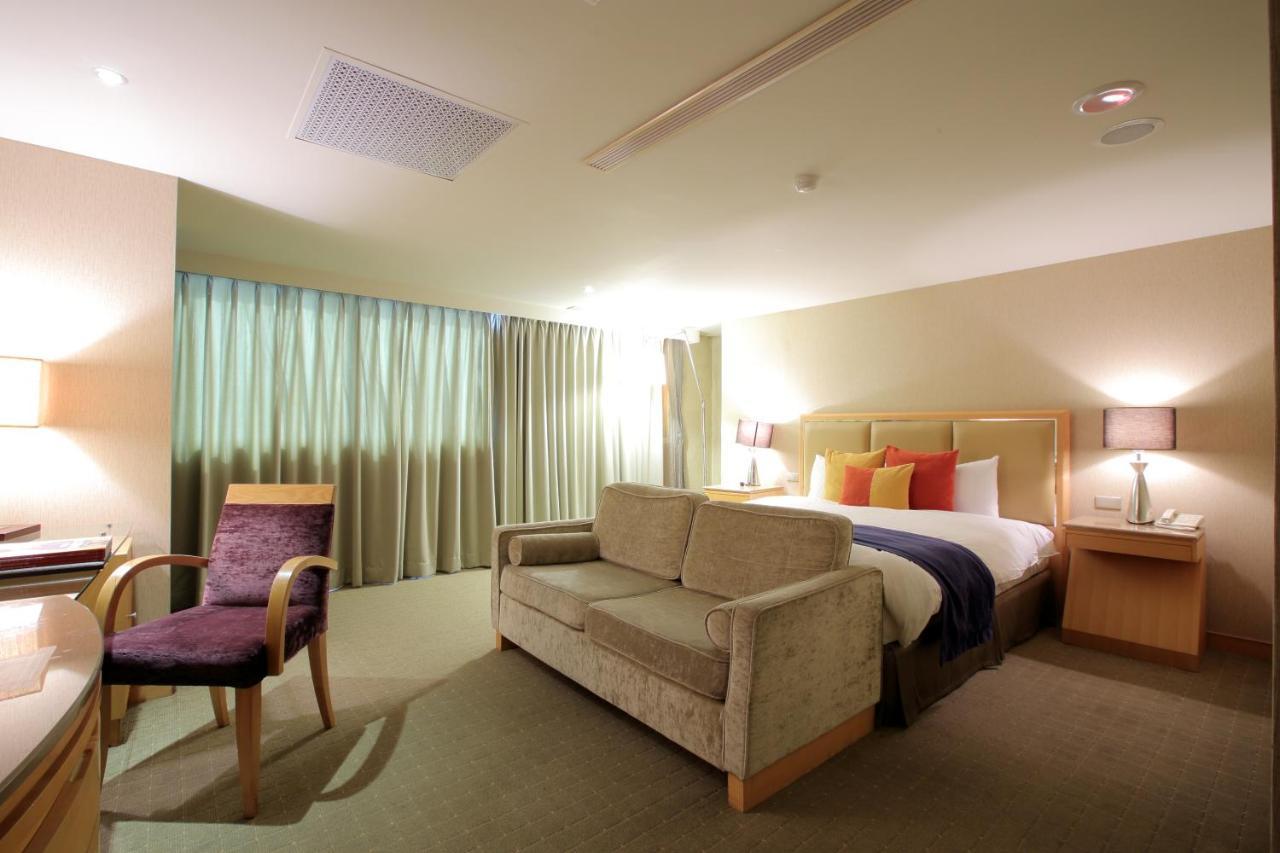 Jin Hua Hotel Луодонг Екстериор снимка